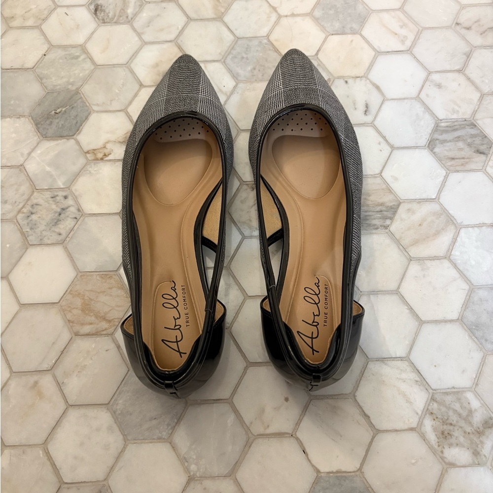 Abella True Comfort Flats